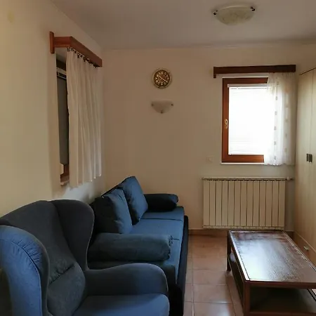 Apartma Jowz Apartment